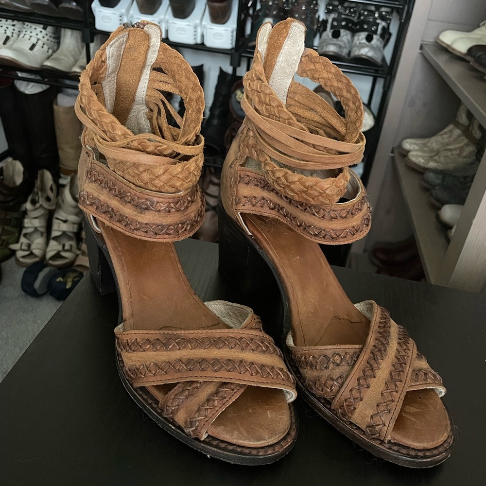 **SOLD** Freebird by Steven - Axel - Sz8
